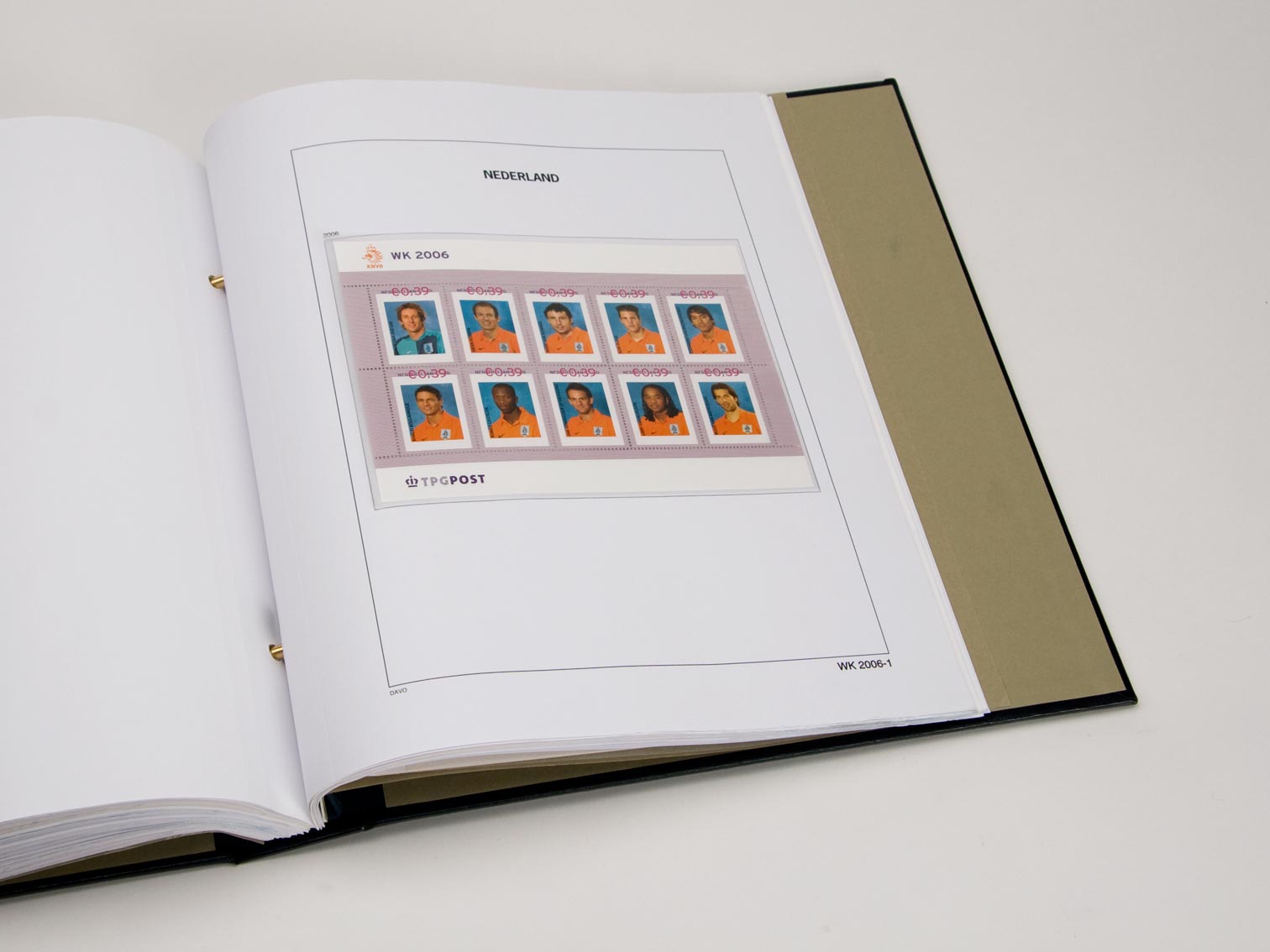Page de luxe : Timbres néerlandais de la Coupe du monde 2006