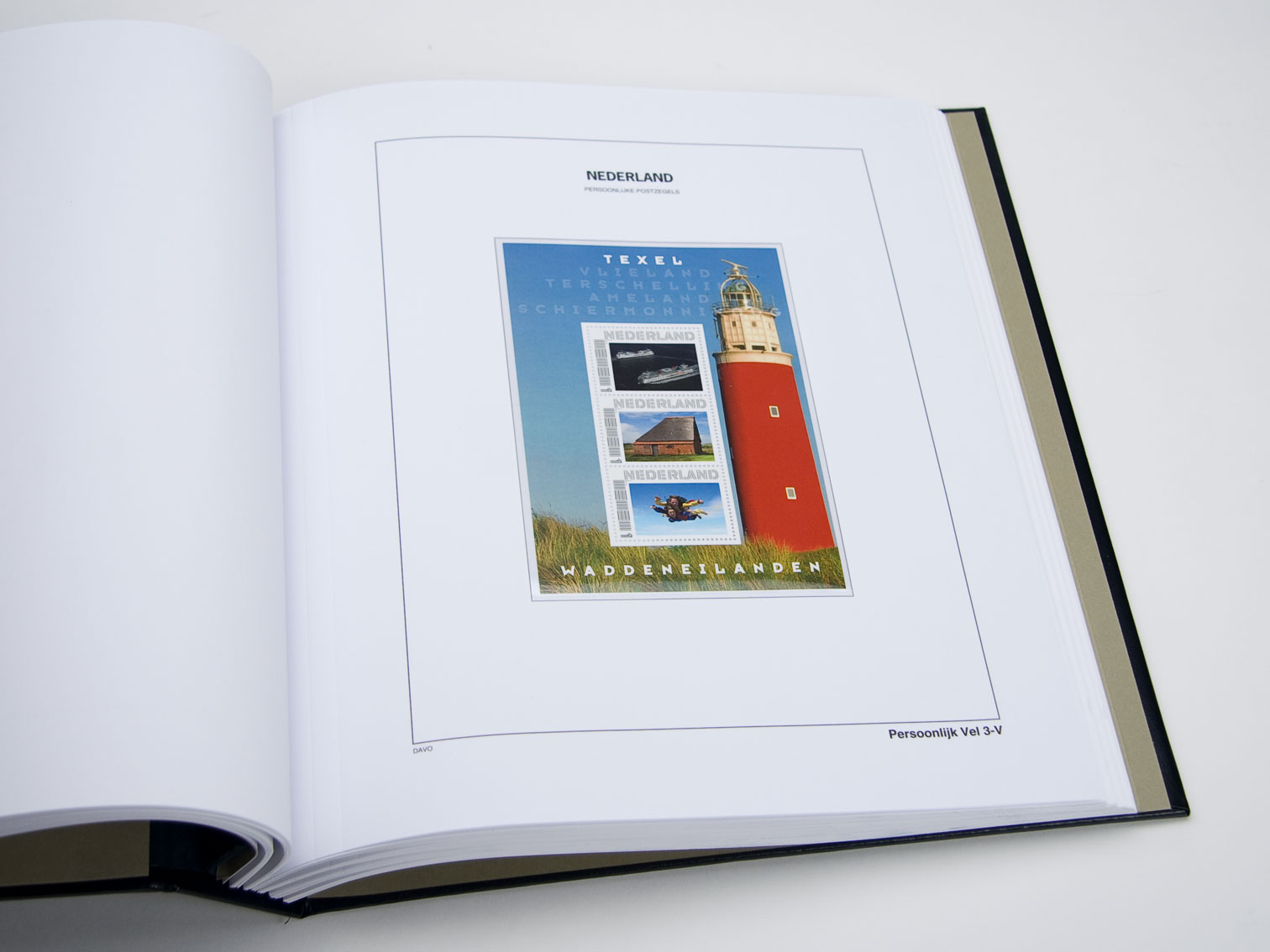 Luxe pages Netherlands personal stamps PVV sheetlet of 3 (5 pcs)
