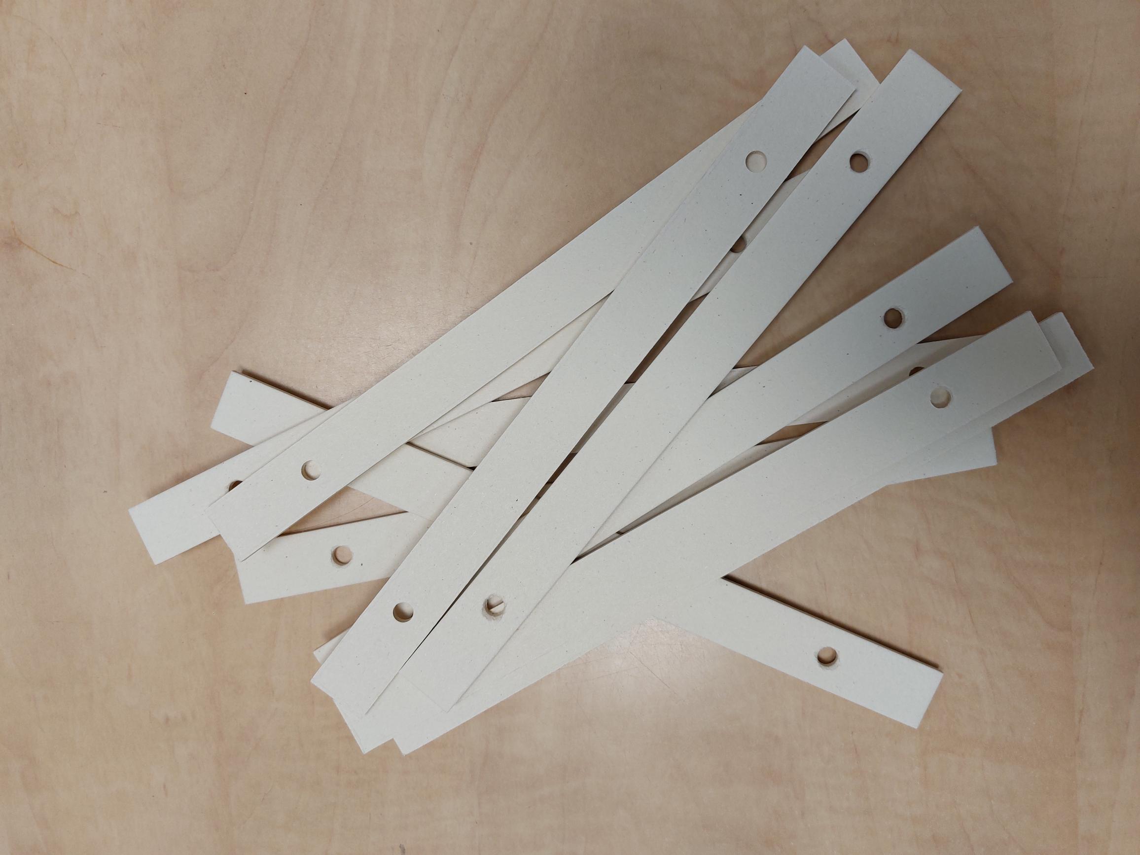 Fill-up spacers for country Luxe albums